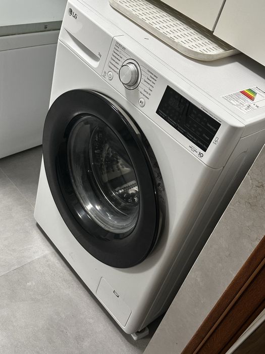Проадется стиральная машинка LG