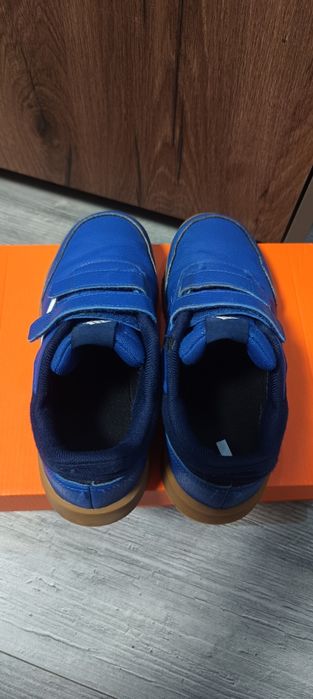 Маратонки Адидас 35 номер