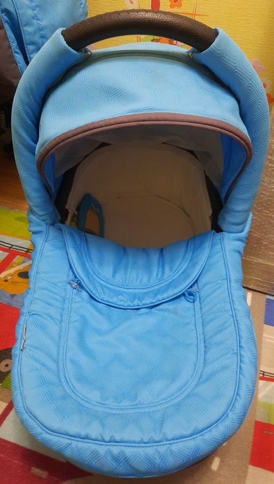 Коляску 3 в 1,хорошее состояние.