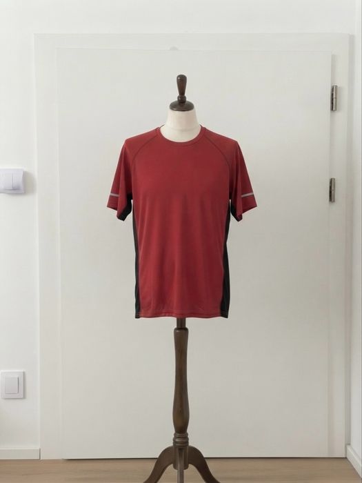 Tricou sport roșu cu inserții negre, mărime XL