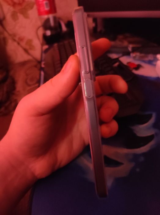 Продам смартфон Realme Z75