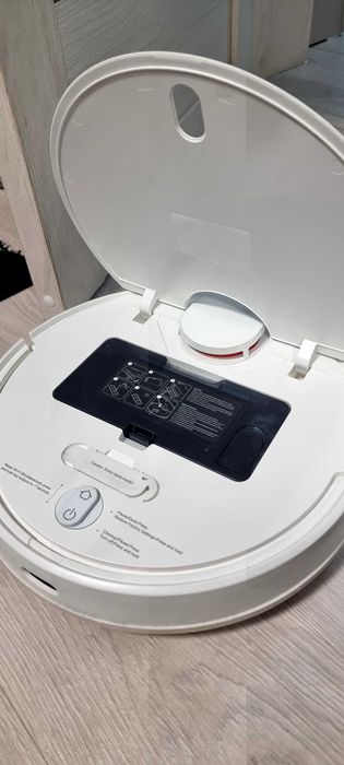 Aspirator robot,inca in garantie