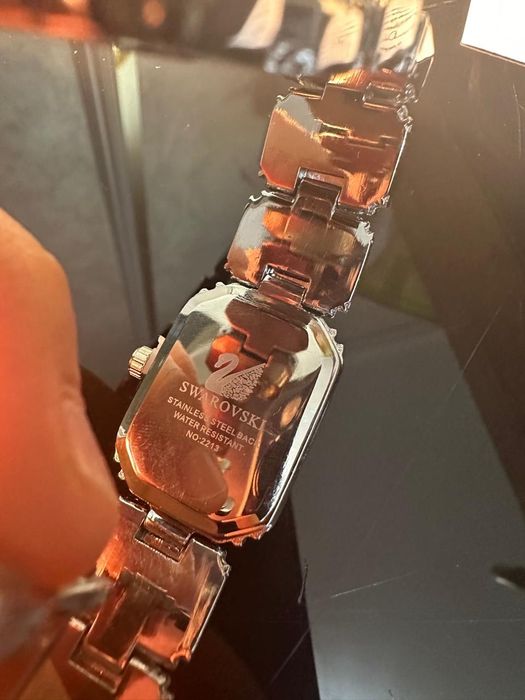Часы Swarovski в отличном состоянии