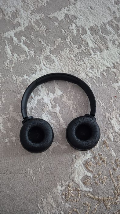 Наушники JBL хороший