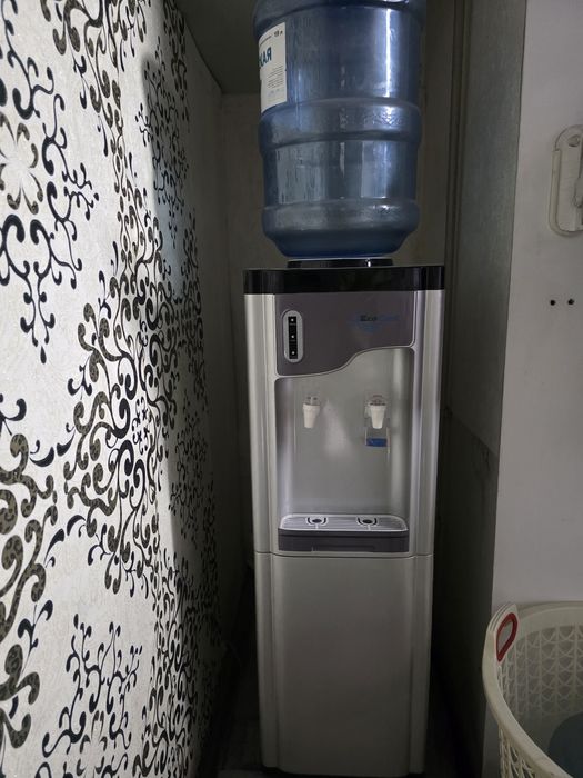 Продам диспенсеры для воды...