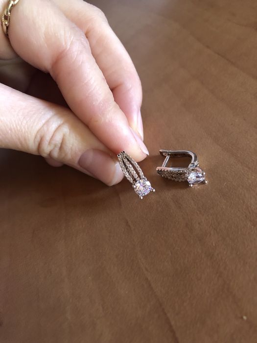 Vand cercei argint cu pietre