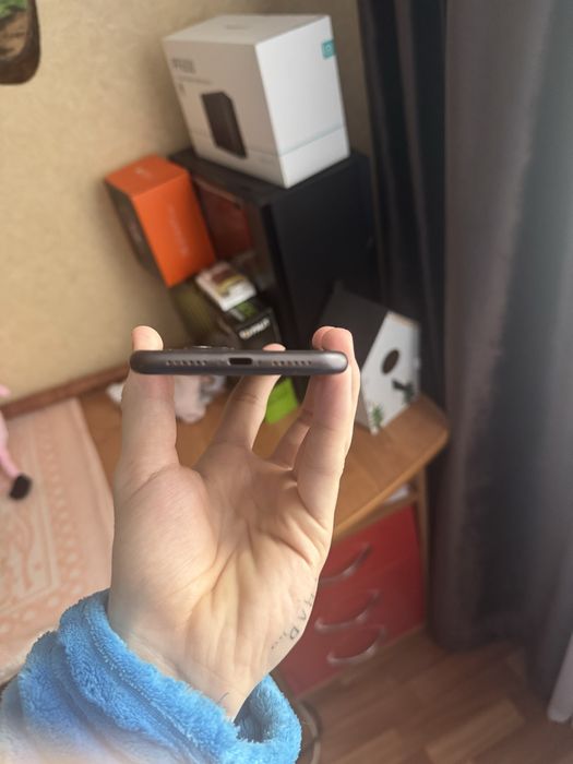 Iphone 11 идеал.