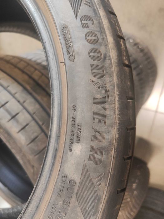 2бр. летни гуми 235/45/18 Goodyear