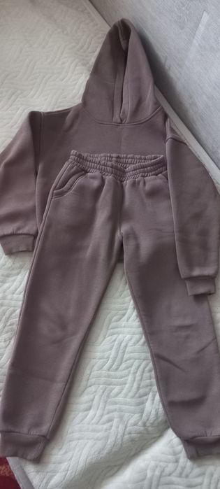 Продам костюм на флисе 5-7 лет