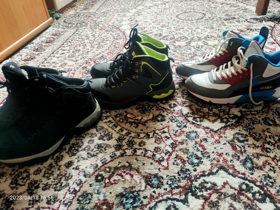 женские кроссовки