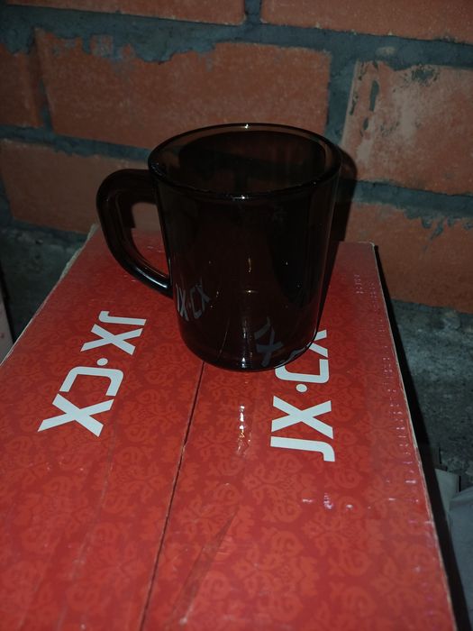 Продаю кухонную утворь;сковородка,бокалы для кофе,ложки и вилки,фужер