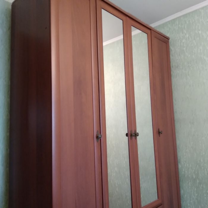 Продам шифоньер новый