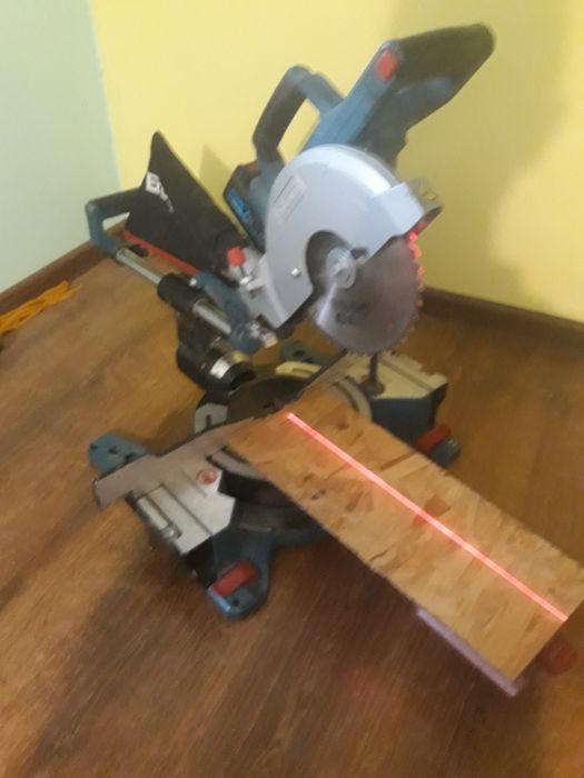 Ferastrau circular 18v. Erbauer