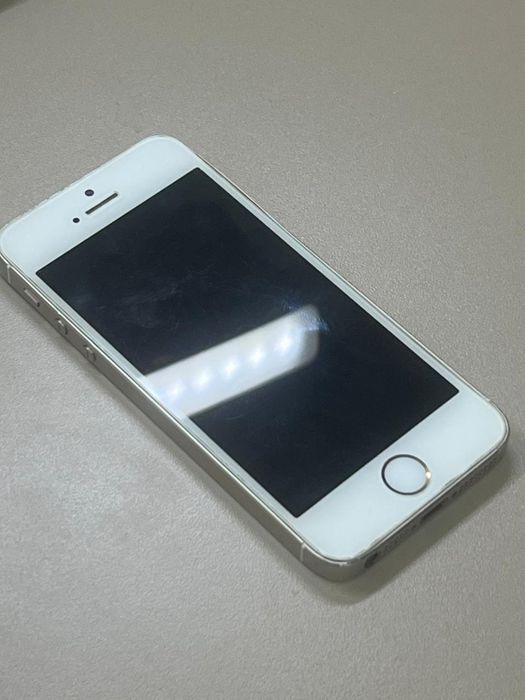 iPhone 5s продам срочно