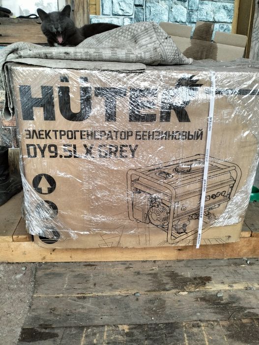 Продается генератор новый