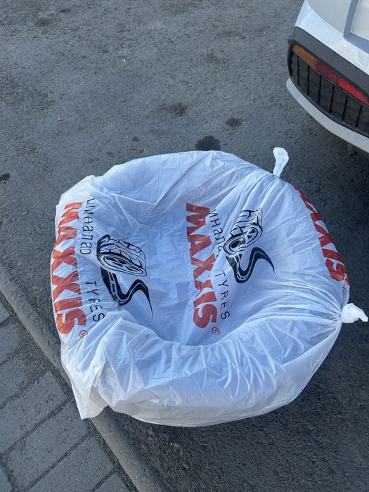 Продам буу зимние шины. Липучка.