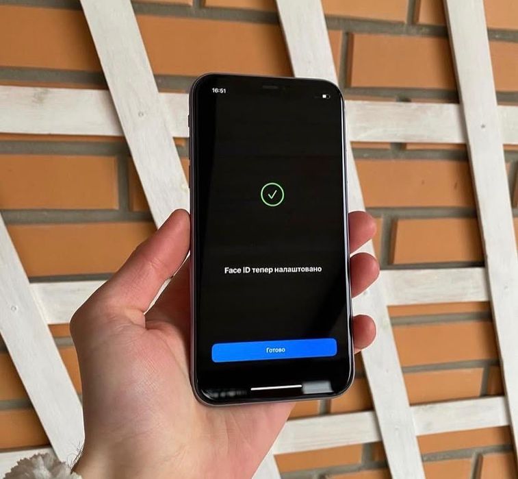 Продам Айфон 11 64гб