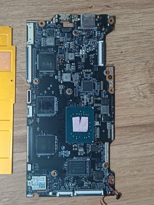 Placa baza laptop Myria MY8305 perfect functionala


#11