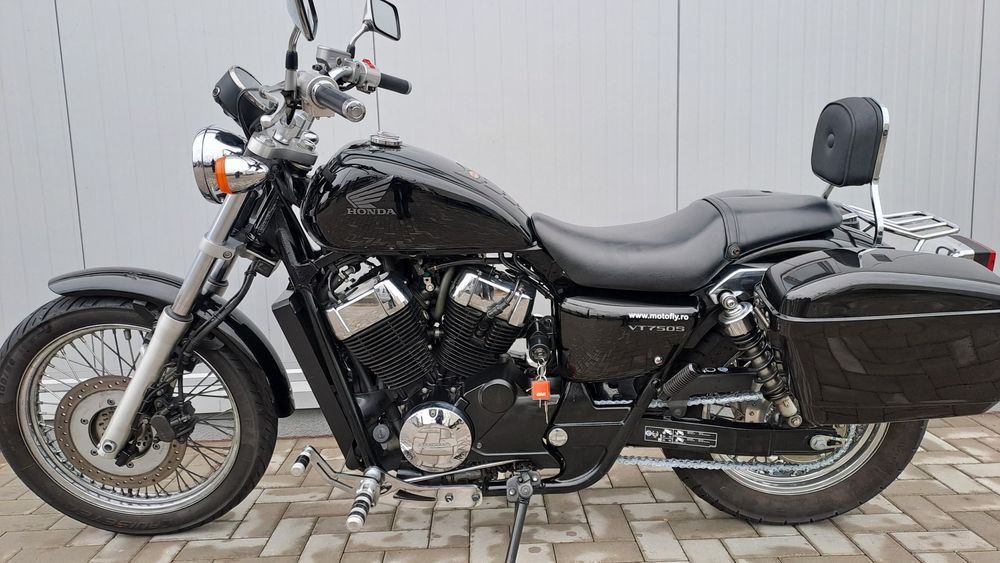 MotoFly Ploiești vinde Honda VT750S  2012 categ A2
