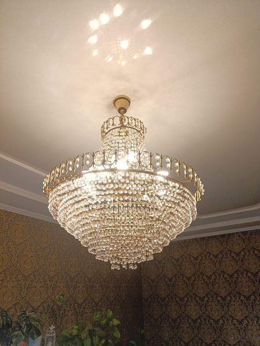 Продам люстру хрустальная