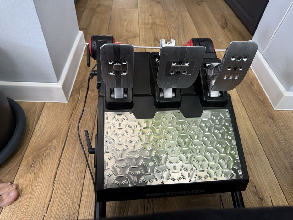 Volan Thrustmaster T818 Ferrari cu pedale T-LCM si schimbator TH8A