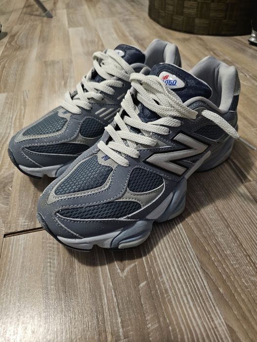 Чисто нови NEW BALANCE сини обувки 42.5