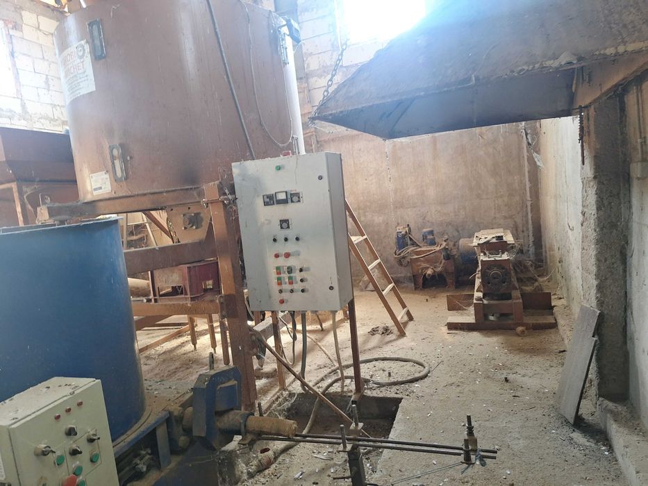 Vind imobil teren si constructii- fabrica de peleti si bricheti