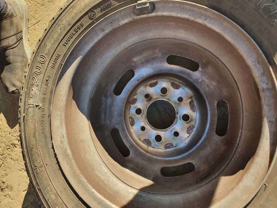 Гуми 165/70R13 и джанти за Лада 13 цола
