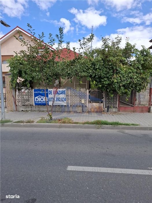 In Calarasi  - Central -Casa si teren  pe strada Grivita