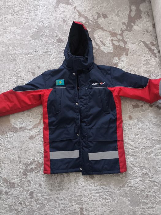 Продам сефти куртку "Велострой"(осень весна) новая не ношенная.