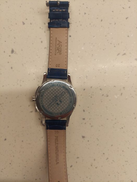 Vand 3 ceasuri . Fossil, tommy,jacques