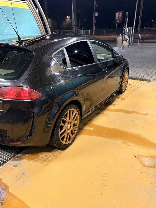 Vand Seat Leon 2.0Tdi 2000€ Fix!!