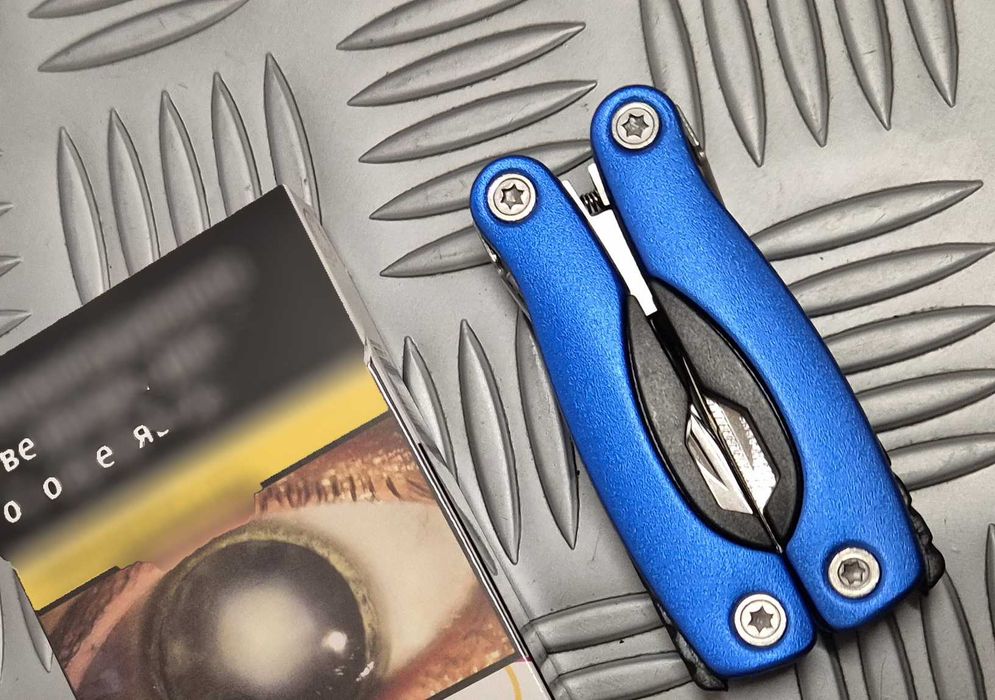 Мултифункционален инструмент (Multi-tool) 11-в-1 + Калъф