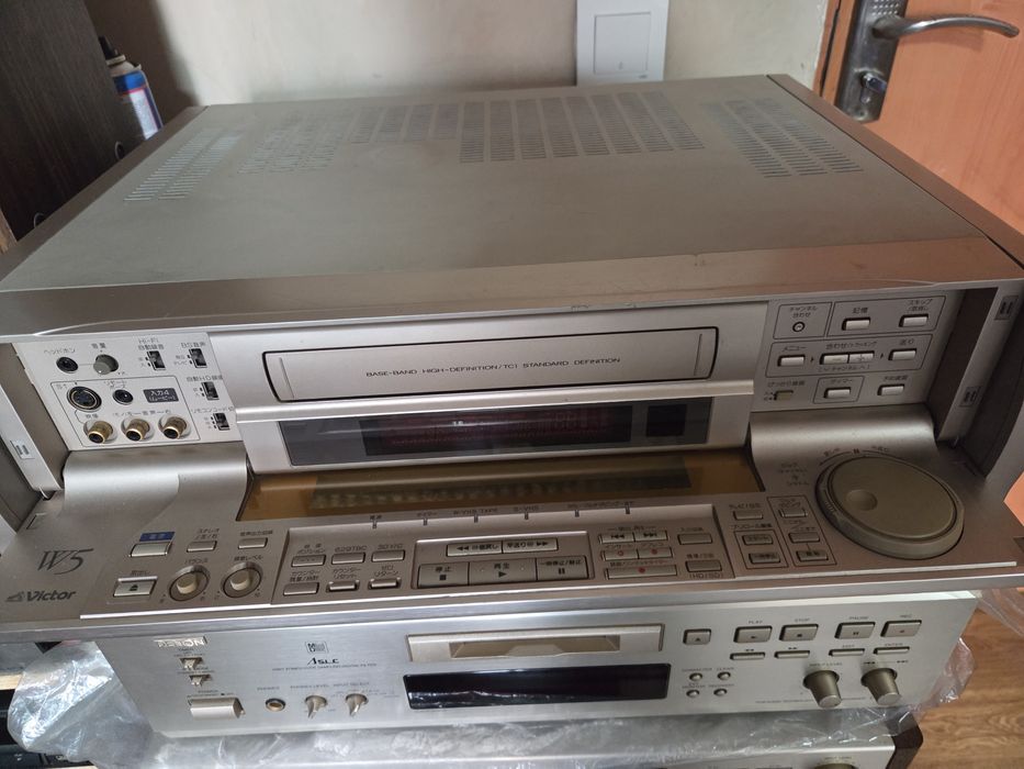 Стерео супер VHS HR W 5