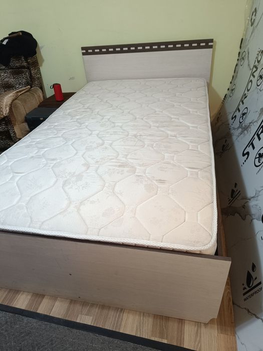 Продам б/у кровать