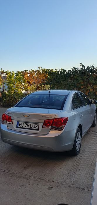 Vând Chevrolet Cruze