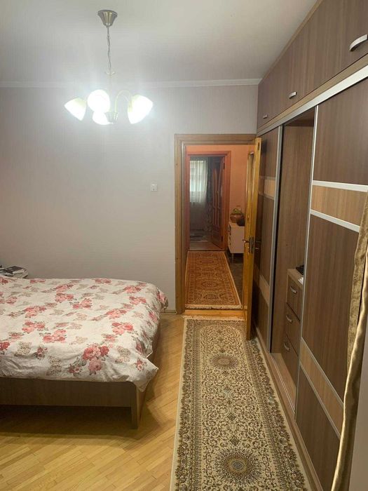 De vanzare apartament 4 camere