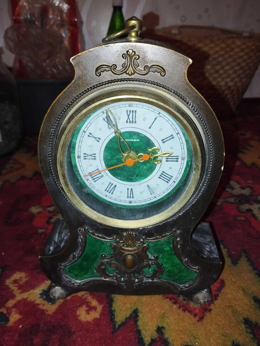 Часы стариные кварц каминные