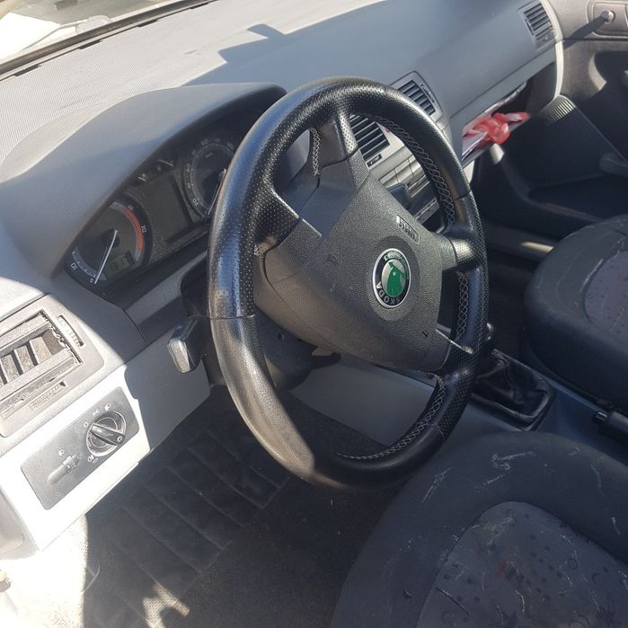 Шкода фабия 1.2  на части