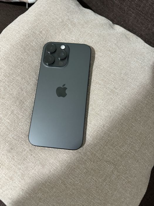 Продам Айфон 16 про макс