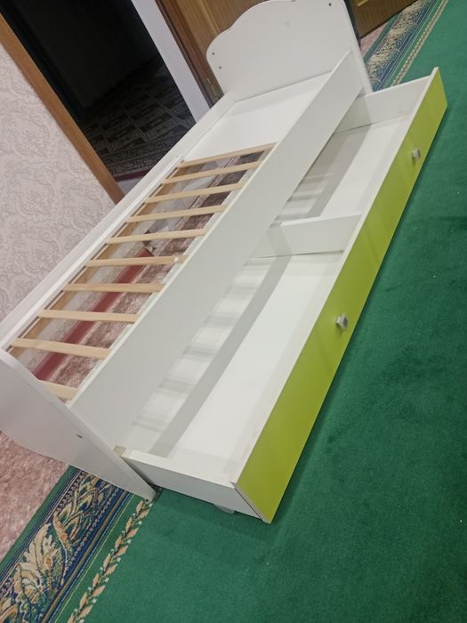 Продам детский кровать без матраса