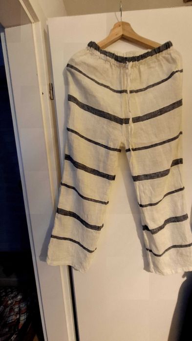 Vand pantaloni din in .