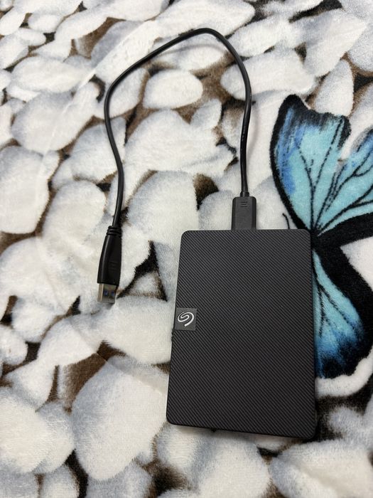Vand hard extern de 1tb