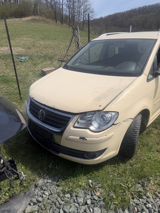 Dezmembram VW Touran 2008