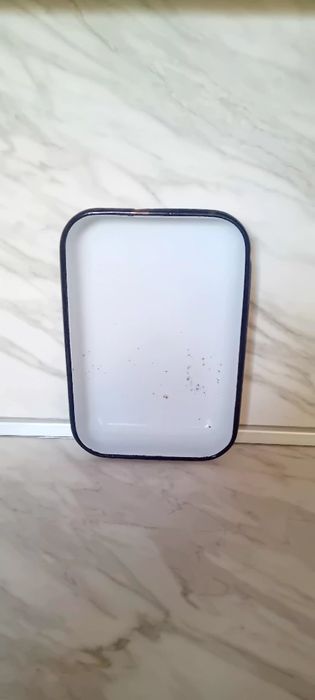 Емайлирани съдове.