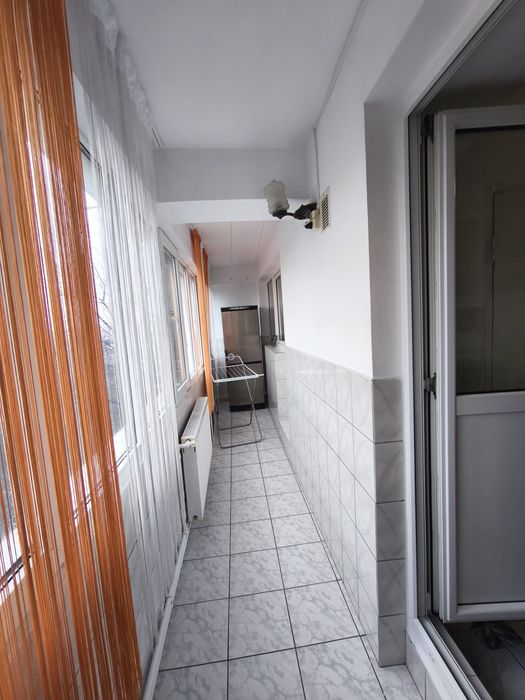 Închiriez apartament cu 2 zona Potcoava de aur ,BR-uri