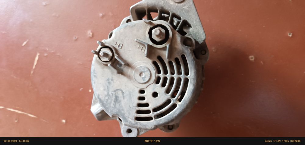 Продам генератор Вектра Б 1.8 2.0