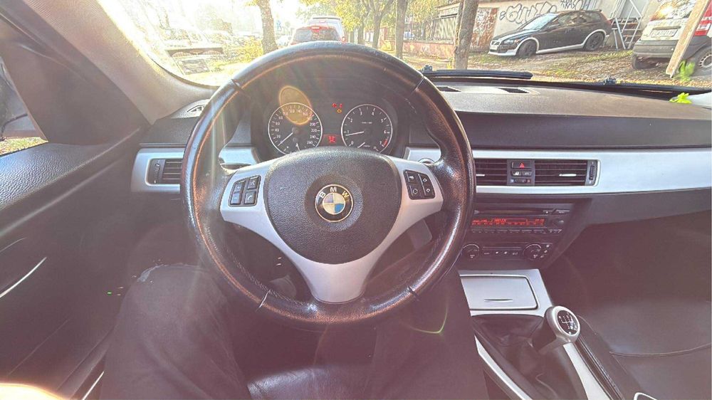 Bmw e91 320i …..
