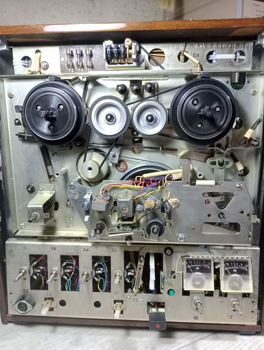 Продам магнитофон Юпитер 203 стерео