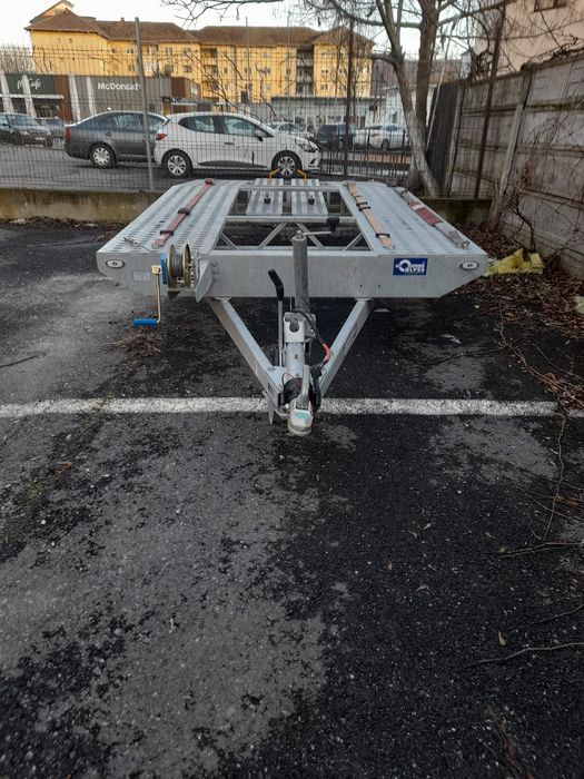 Inchiriez platforma auto